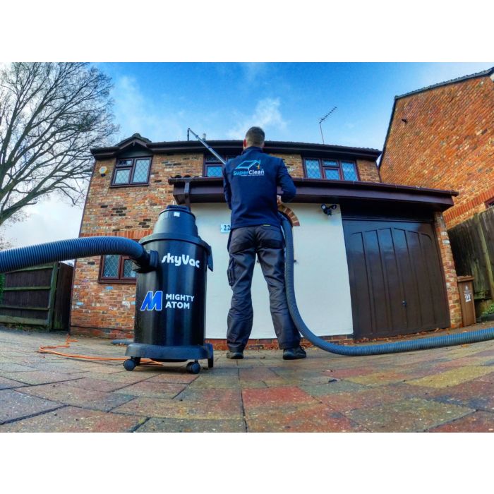 SkyVac® Mighty Atom - Aspirador de canalones con abrazadera (a elegir) 